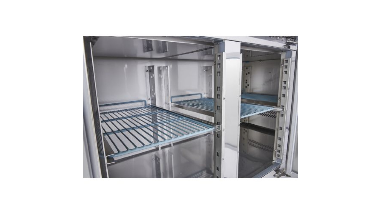 Sterling Pro Cobus SPCF300N 3 Door Freezer Counter, 417 Litres